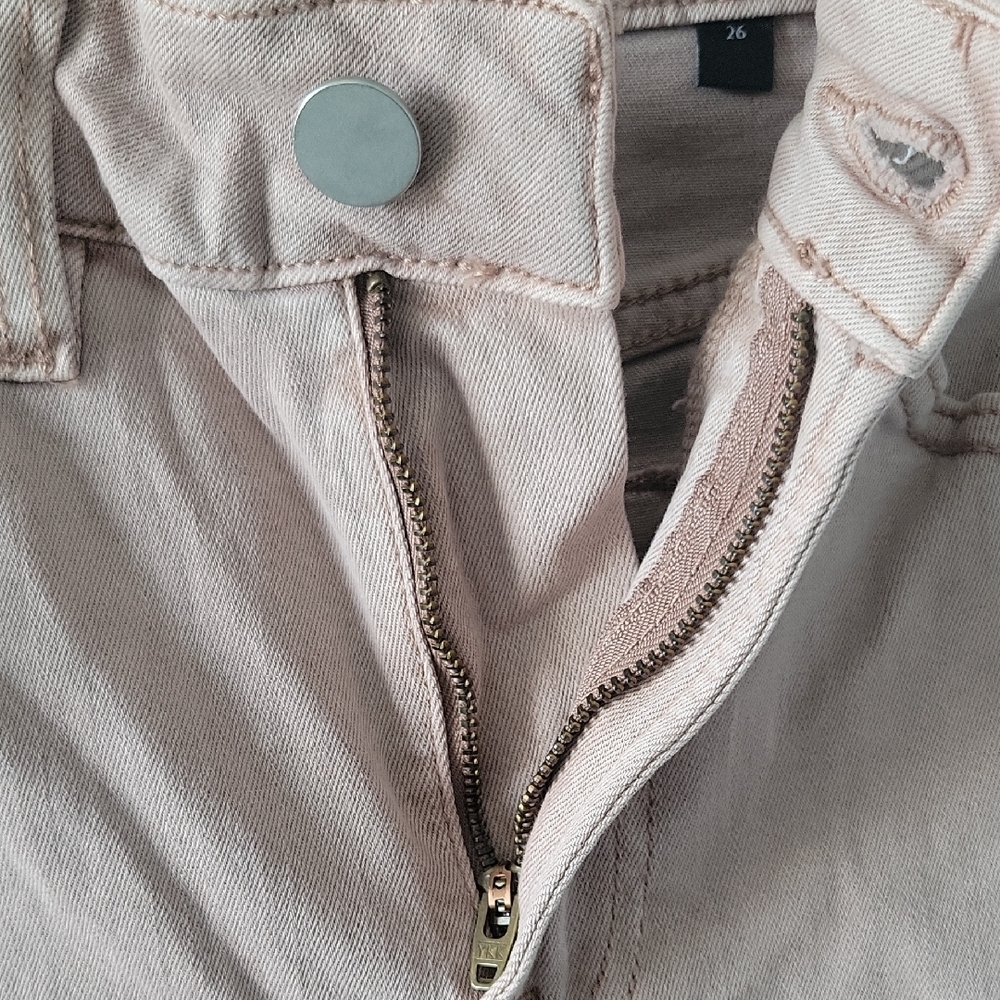 Pink Cropped Jeans - Picture 3 of 6